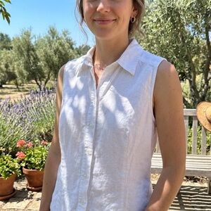 100% Linen Timeless Sleeveless Button-Down Shirt | Old Money Resort Wear